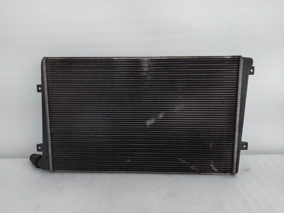 Radiador de água VOLKSWAGEN Passat Variant (3C5)