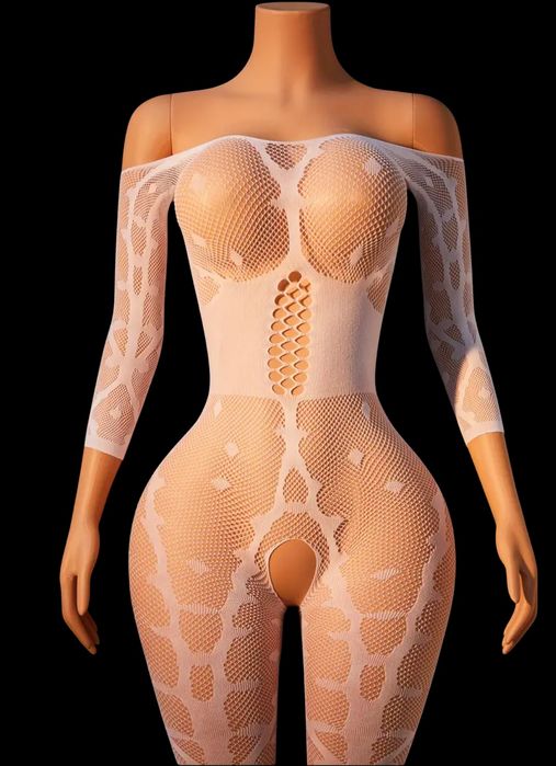 Nina – seksowny kombinezon z odkrytymi ramionami