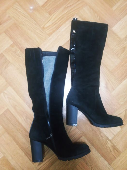 Продам замшеві сапожки