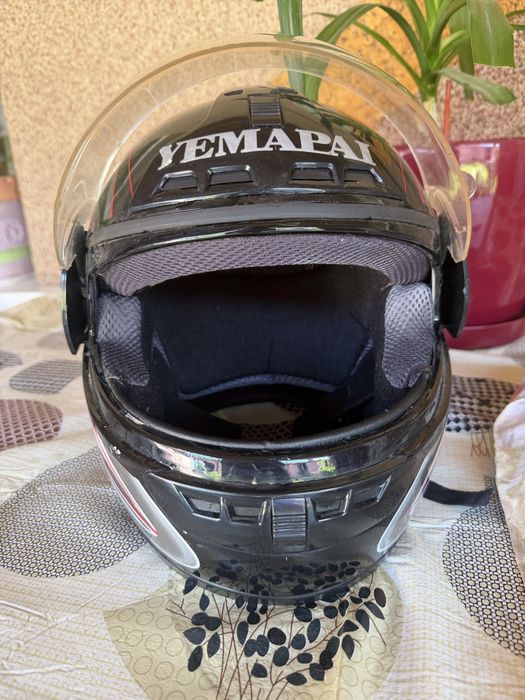 Продам шолом Yemapai привезений з польщи.