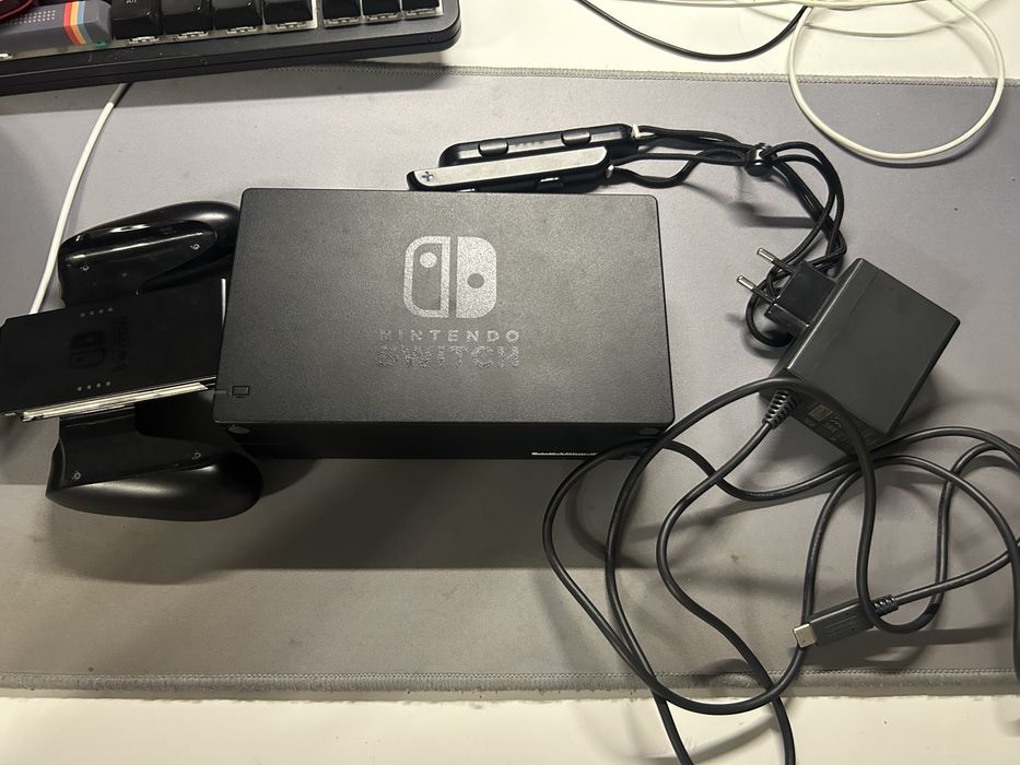 Nintendo Switch V2 - pełny zestaw + etui