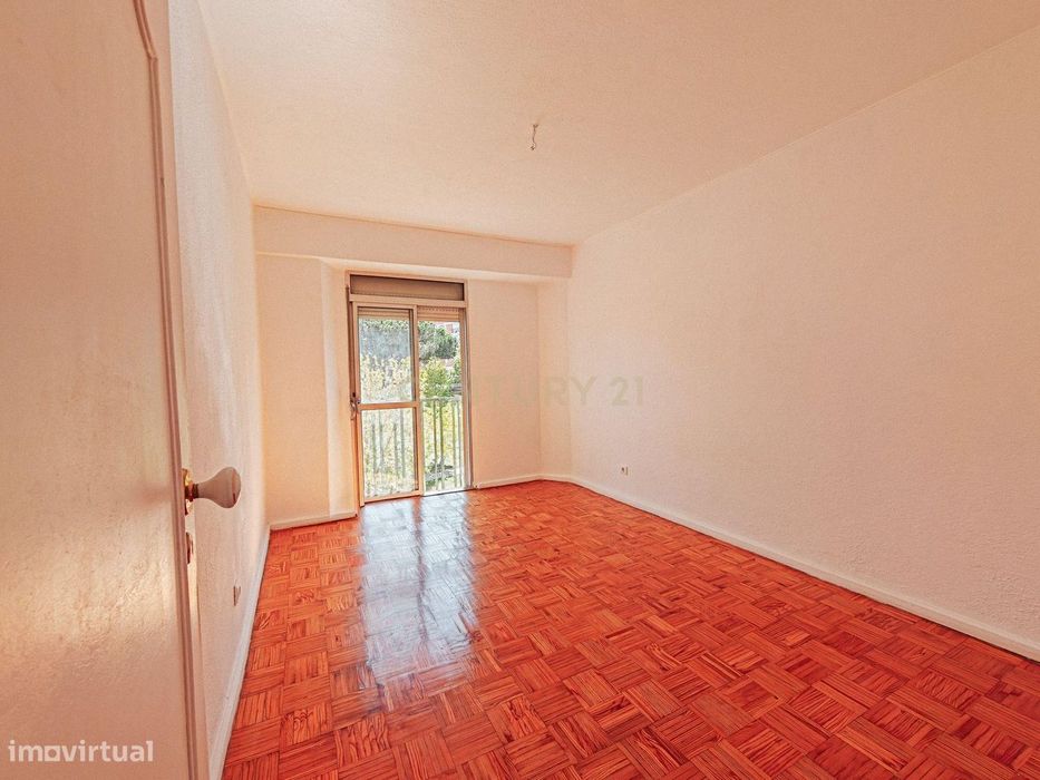 Excelente Oportunidade em Marvila: T3 Funcional com Elevador