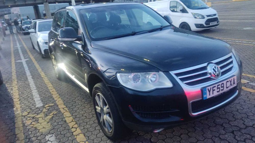 Джип   Volkswagen Touareg 2.5 TDI  макс комплект . Англия .