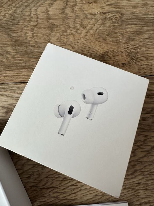 AirPods Pro 2 (2nd generation) with MagSafe. Стан і батарея супер!