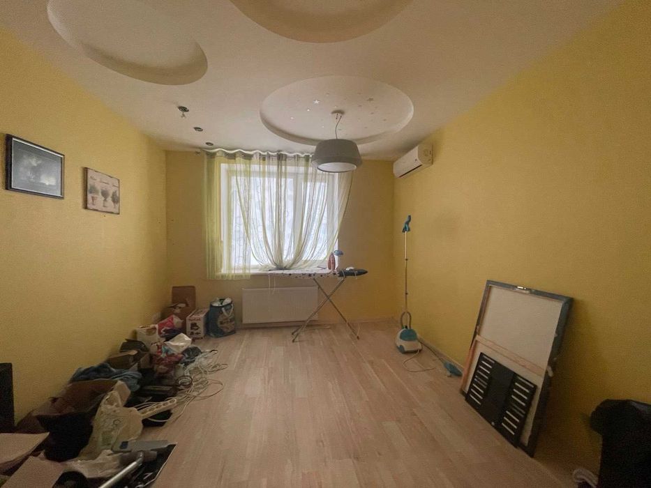 Продаю 4-х кімнатну  квартиру. 134 м. Північний. Свердловина