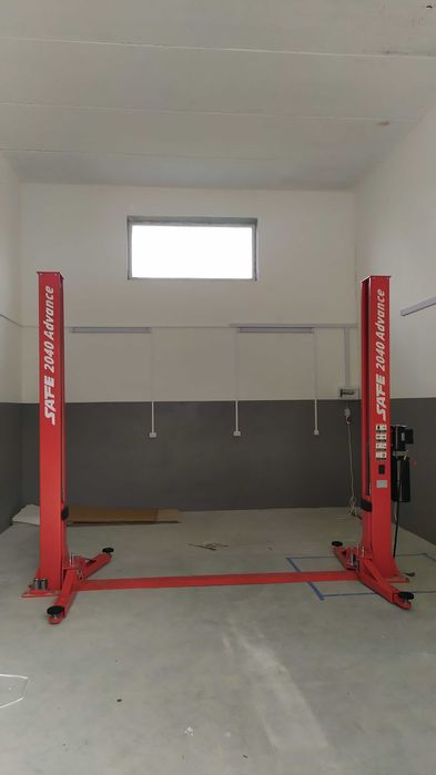 Підйомник двостійковий 4т б\у