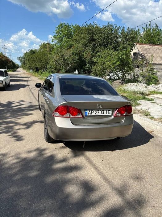 Хонда цивик.1.8л бенз