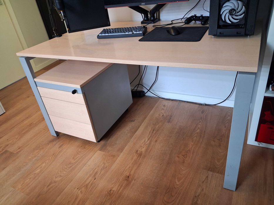 Secretaria e módulo gavetas