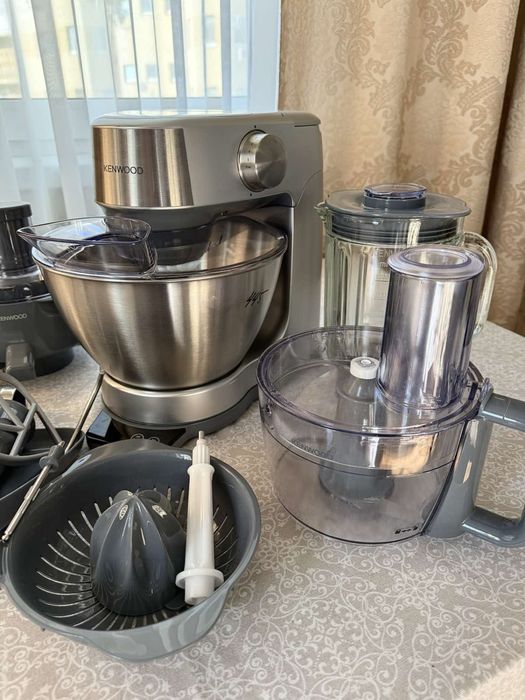 Продам кухонний комбайн Kenwood