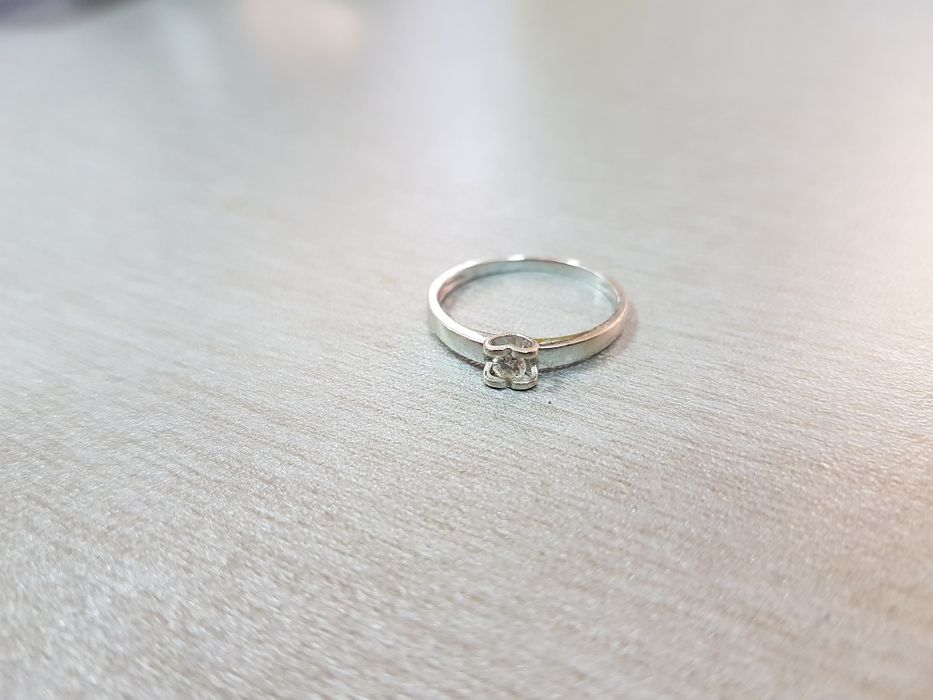 Помолвочное кольцо обручка пропозиції