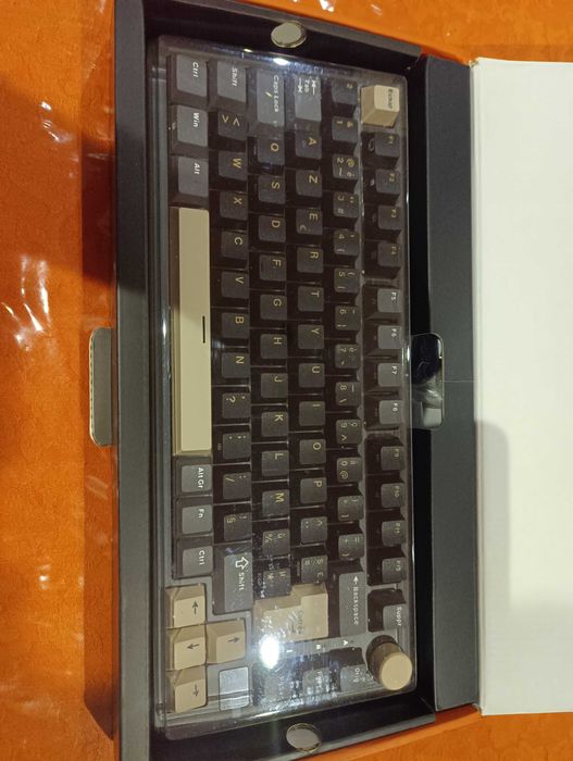 teclado mecânico RK M75 - Francês