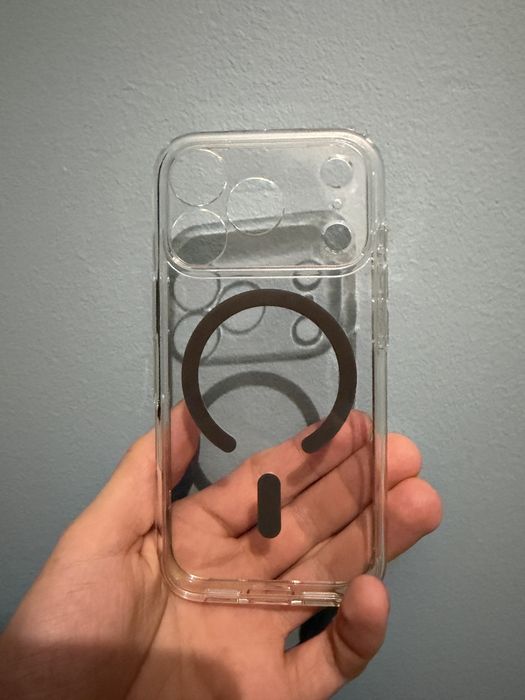 Etui do iphone 17 /18 pro spigen przezroczyste