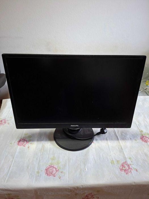 Монітор  Pfilips 243V5Q.