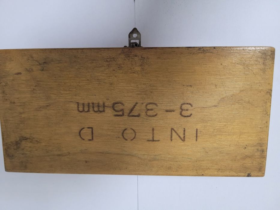 Нутрометр часового типа