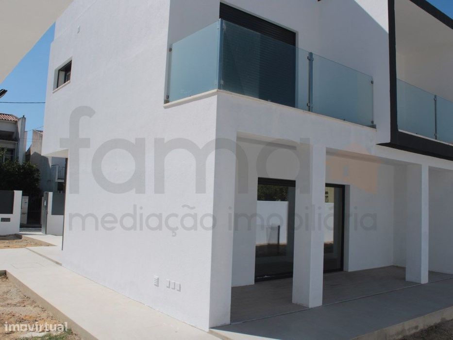 Moradia T3+1 - Zona São Domingos De Rana