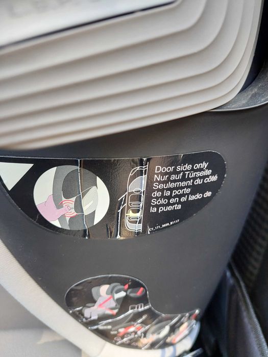 Fotelik Cybex Solution S2 I-Fix 100-150 cm (2 sztuki), cena za sztukę