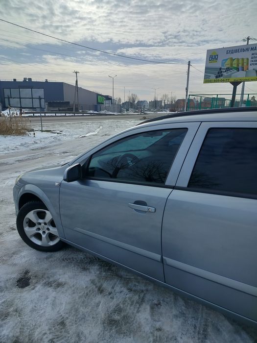 Астра H універсал 1.6.бензин