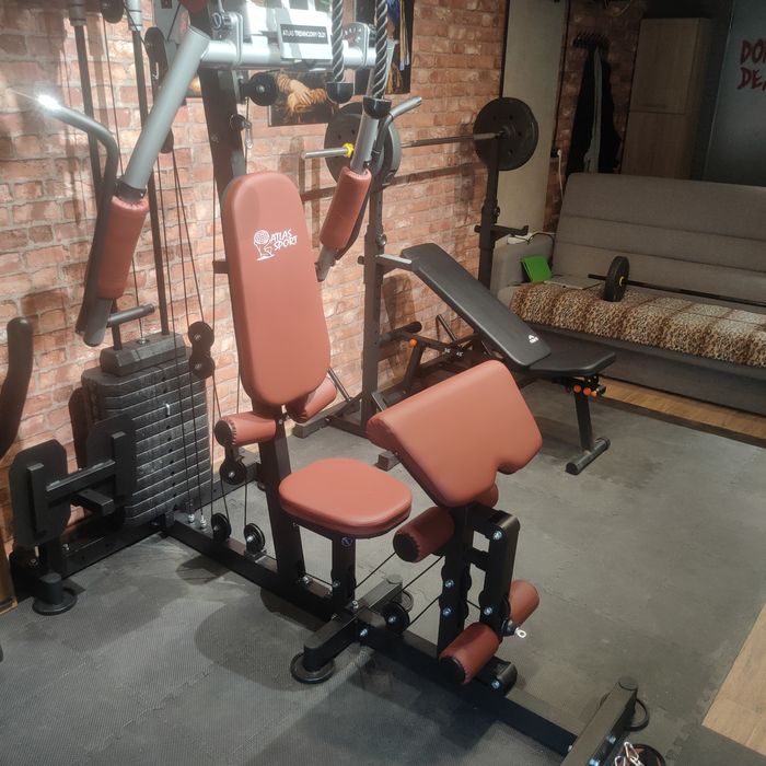 Atlas ze stosem 72kg i prasą na nogi