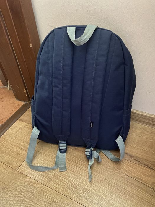 Granatowy plecak Vans