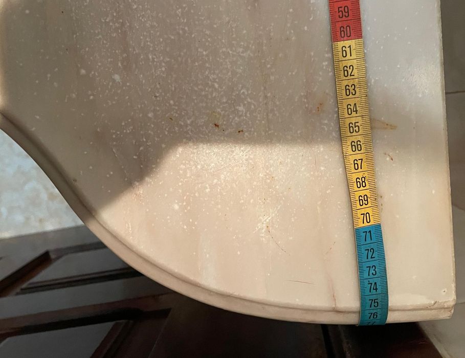 Mesa de latão  usada