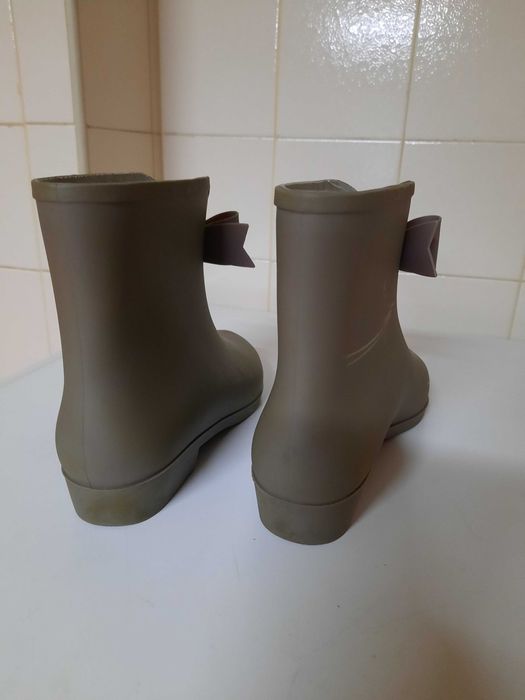 Bota tipo galocha baixa