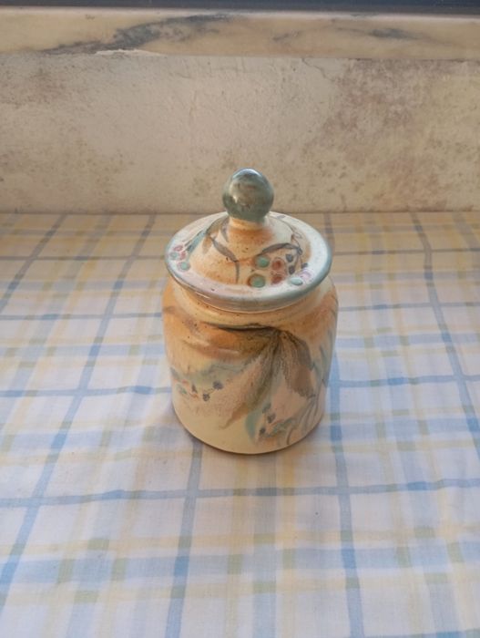 Pote em cerâmica artesanal com tampa – decoração rústica
