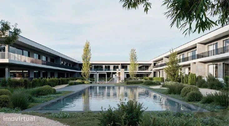 Apartamento T2 no Último Piso com Varanda e Piscina