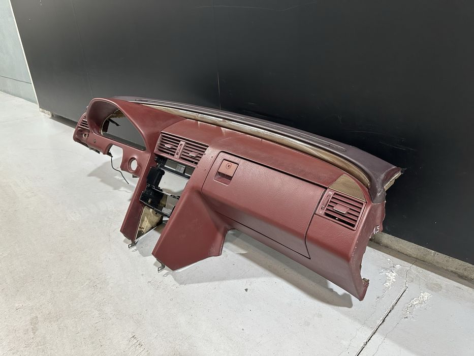 Tablier bordeaux Mercedes W202