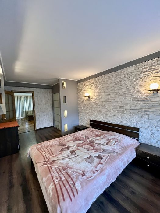 3к квартира з меблями та технікою . Заводський район .