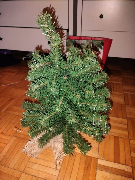 Mała sztuczna choinka  wys. 50 cm