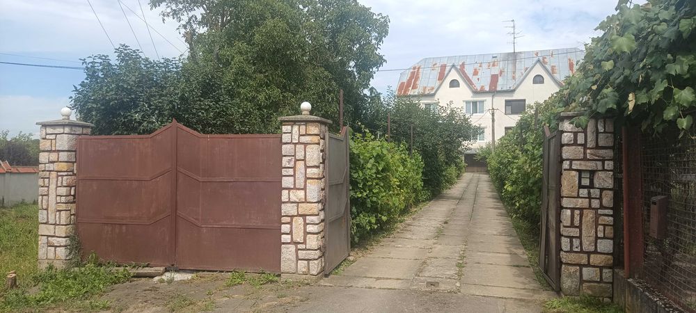 Оренда чудового, великого будинку в одному з кращих районів міста!