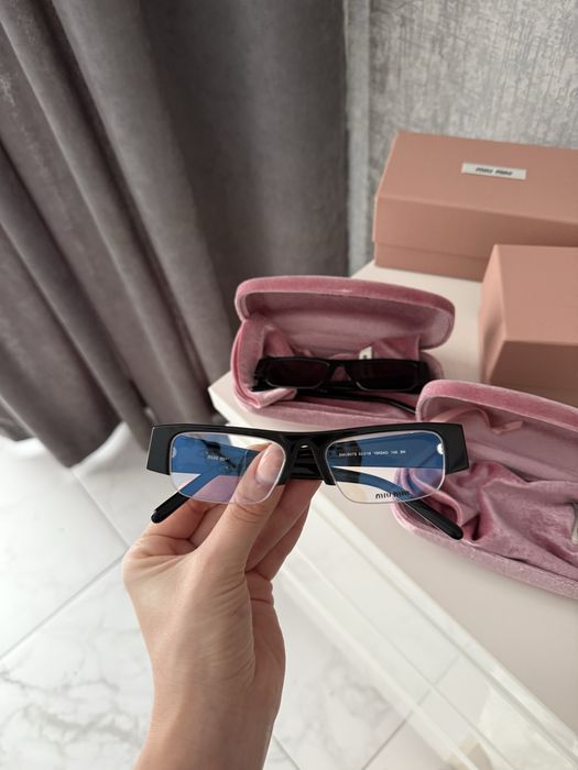 трендова модель окулярів miu