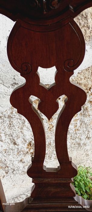 5 cadeiras vintage com mais de 100 anos a precisar de restauro