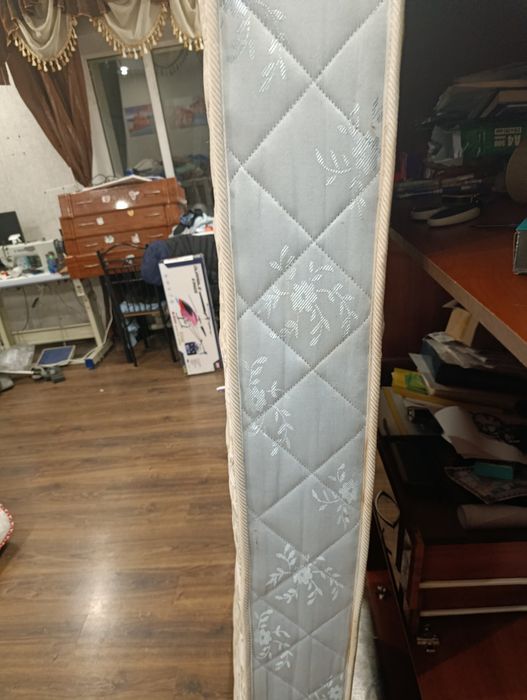 Кровать з робочим місцем