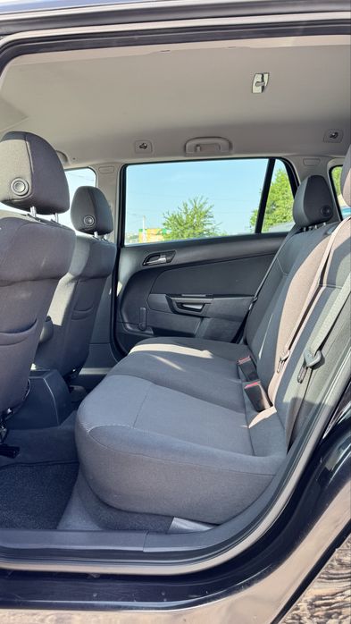 Opel Astra H Caravan Опель Астра 2010 р. 1.6 бенз 5МКПП