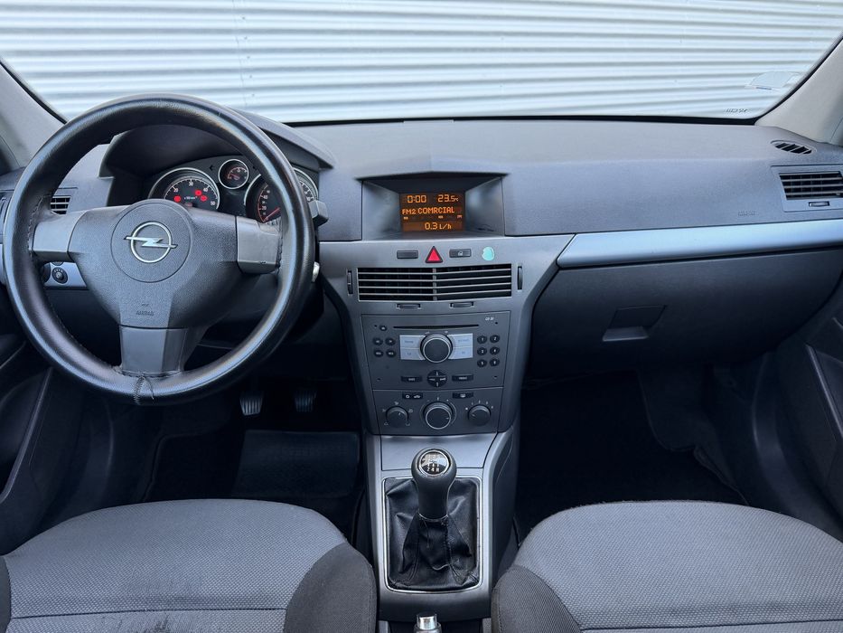Opel Astra — fotografia 8