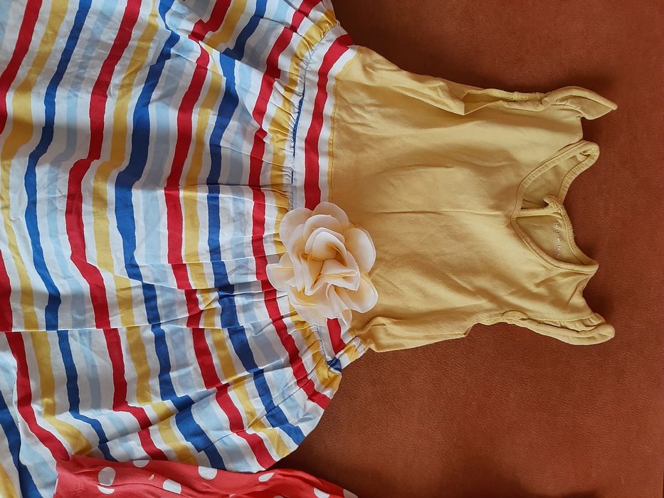 Sukienki 104 5 szt dziewczynka