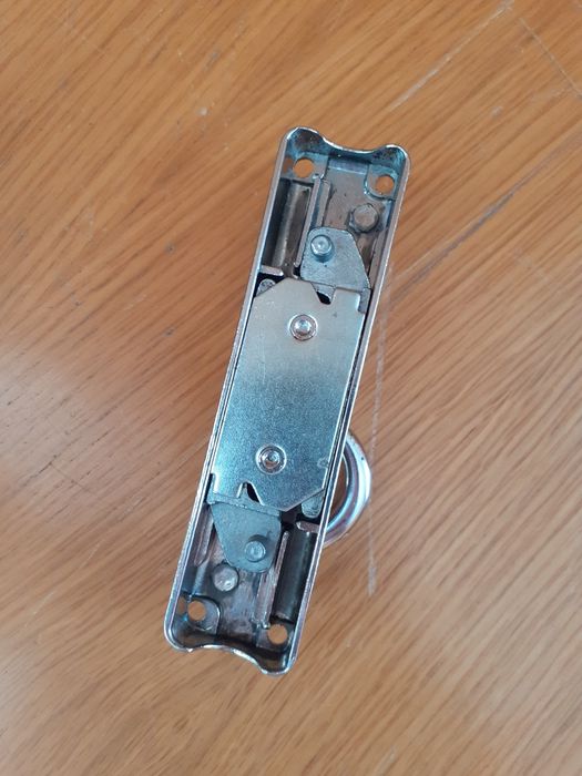 Fechadura para janela de madeira