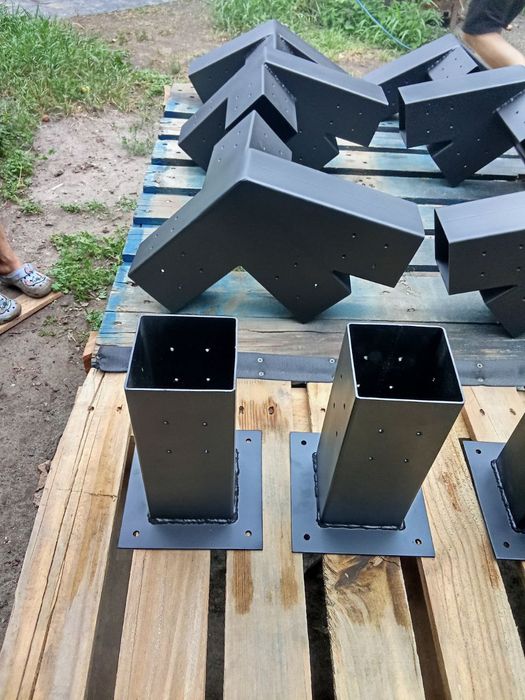 Альтанка з дахом кріплення для брусу