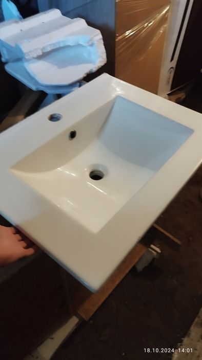 Umywalka wpuszczana ceramiczna