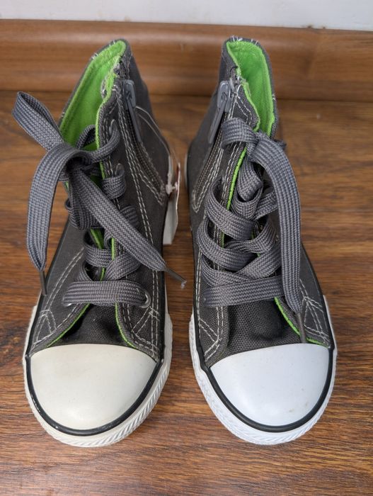 Nowe wysokie trampki