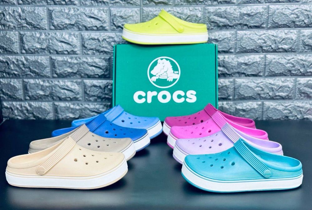 Кроксы Стильные женские Crocs яркие цвета женские кроксы шлепки на лето Crocs / шлепанцы с закрытым носком / удобные легкие крокс