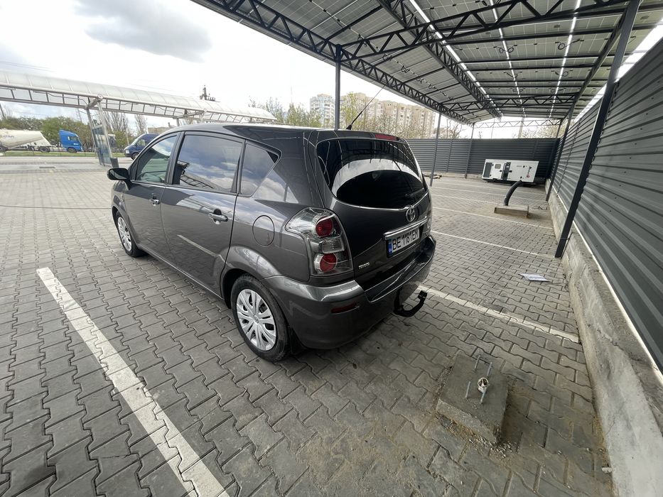 Toyota Corolla Verso 2.2 дизель 6КПП