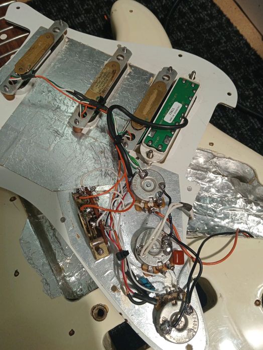 Guitarra Eletrica Fender Stratocaster Delux