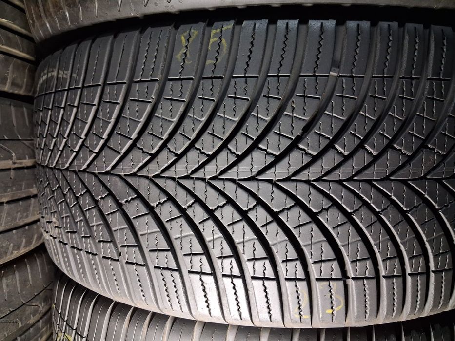 255/35 R20 Goodyear Vector 4Seasons Gen-3 шины б/у