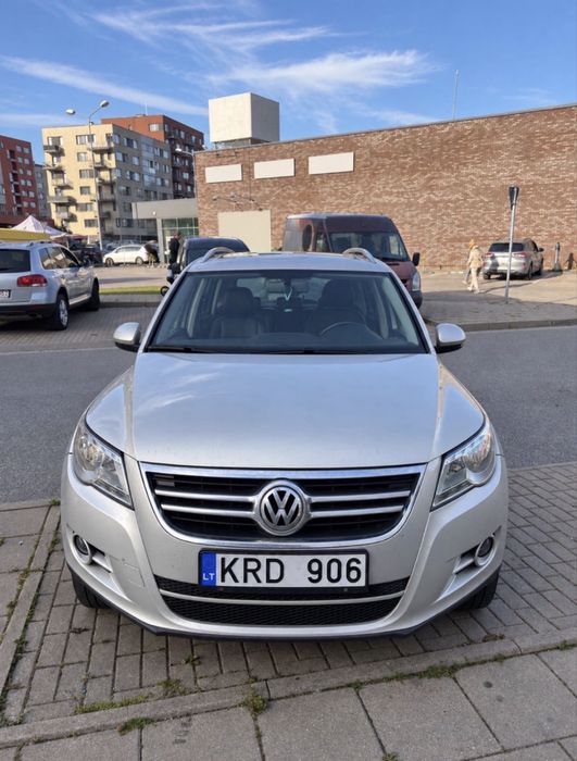 Свіжопригнана Volksvagen Tiguan 2009