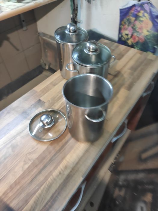 Garnki do gotowania (szparagów lub na sosy) z przykrywką