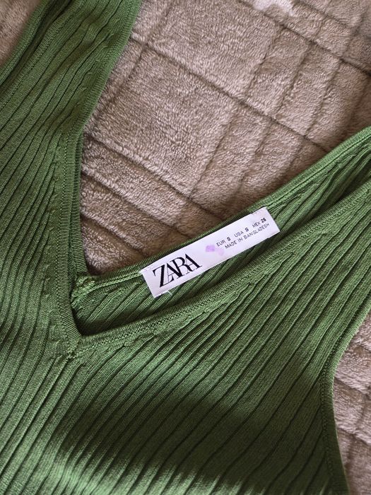 Зелене плаття в рубчик Zara максі довжина