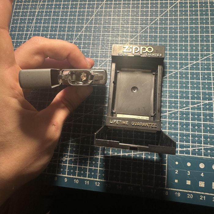 Isqueiro zippo matte cinza modelo 223zb