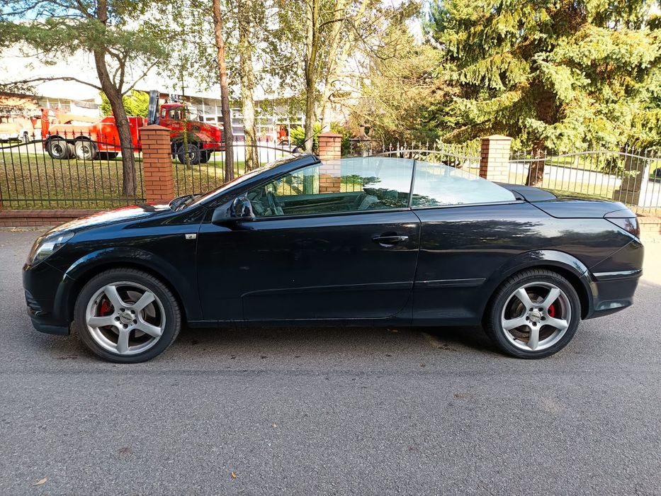 Opel Astra 2010 rok 1.6 turbo super stan